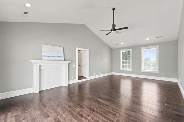1132 N Farm Road 185, Springfield, MO 65802