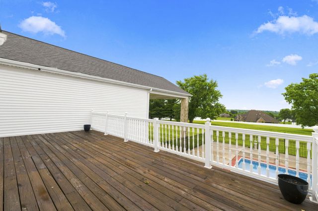 1132 N Farm Road 185, Springfield, MO 65802