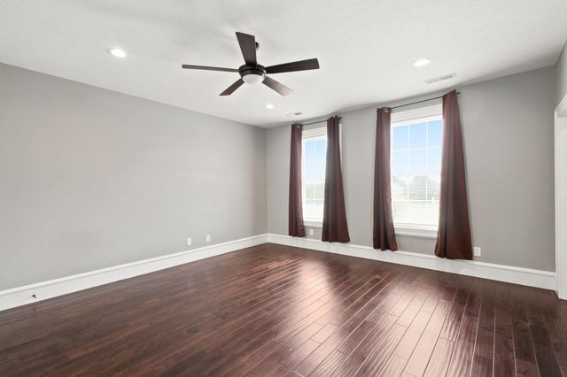 1132 N Farm Road 185, Springfield, MO 65802