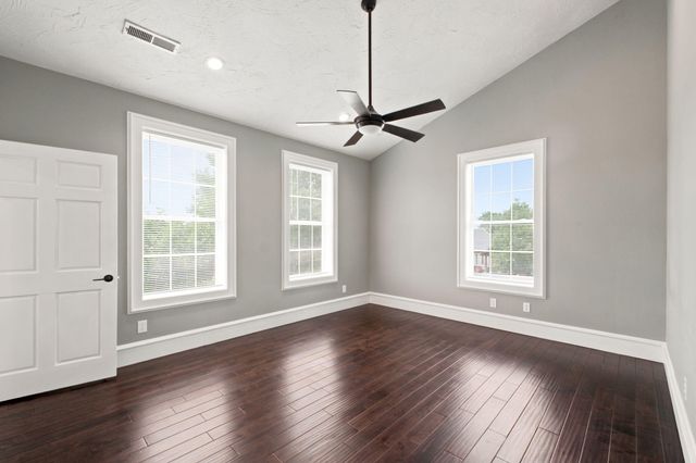 1132 N Farm Road 185, Springfield, MO 65802