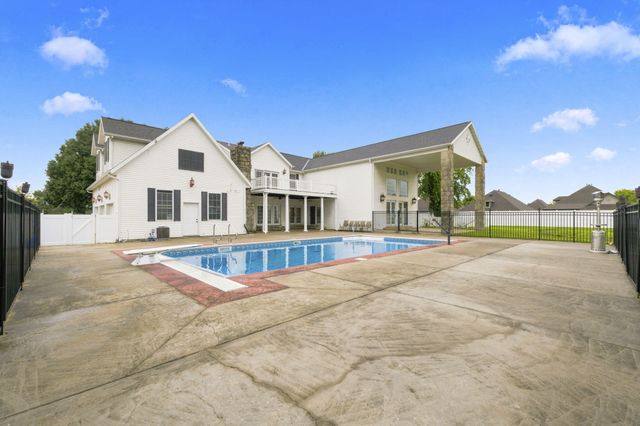 1132 N Farm Road 185, Springfield, MO 65802