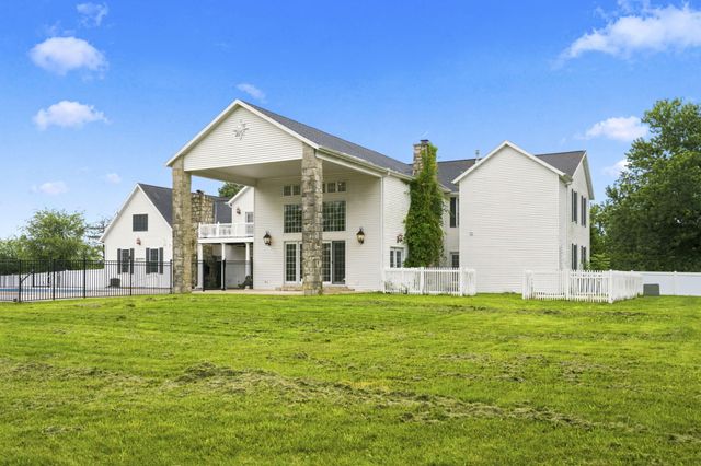 1132 N Farm Road 185, Springfield, MO 65802
