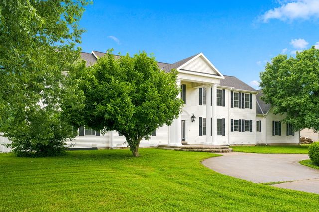 1132 N Farm Road 185, Springfield, MO 65802