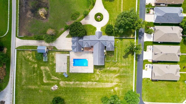 1132 N Farm Road 185, Springfield, MO 65802
