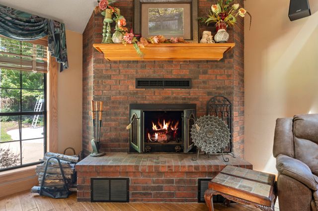 1021 Woodcrest Way, Grove, OK 74344