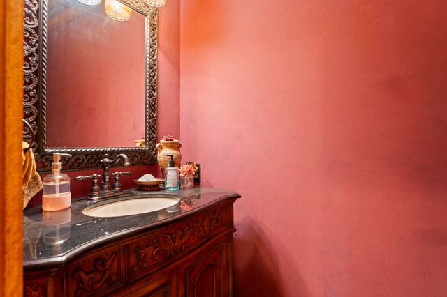 1021 Woodcrest Way, Grove, OK 74344