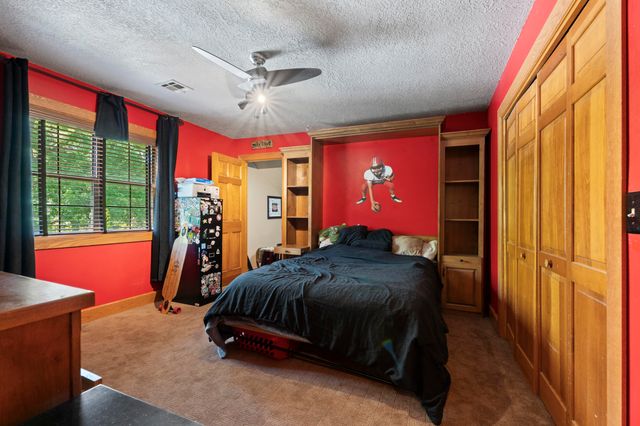 1021 Woodcrest Way, Grove, OK 74344