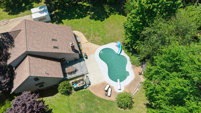 1021 Woodcrest Way, Grove, OK 74344