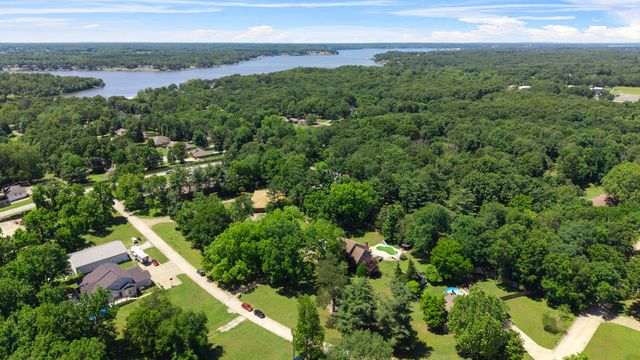 1021 Woodcrest Way, Grove, OK 74344