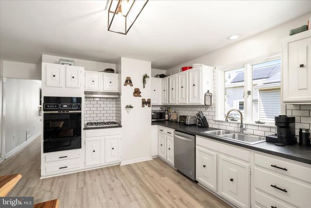 24 EMELINE AVE, Hamilton, NJ 08610