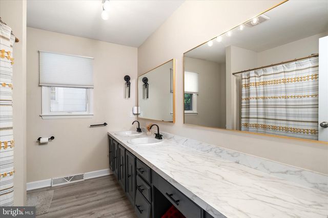 24 EMELINE AVE, Hamilton, NJ 08610