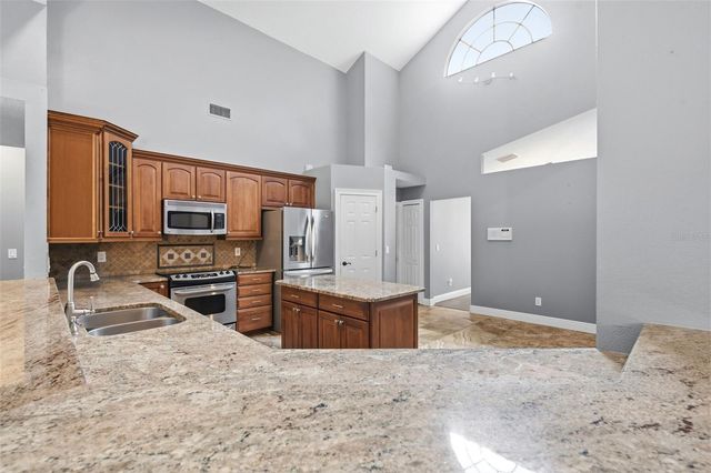 8102 KENDELWICK COURT, Tampa, FL 33647