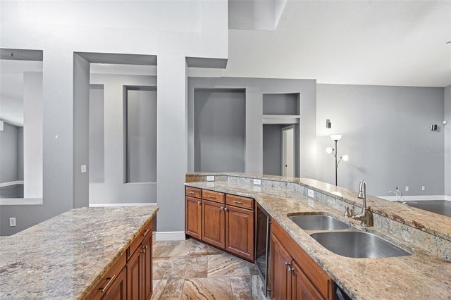 8102 KENDELWICK COURT, Tampa, FL 33647