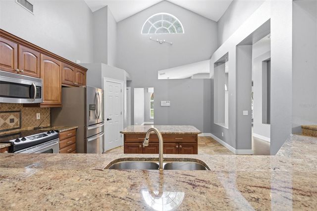 8102 KENDELWICK COURT, Tampa, FL 33647
