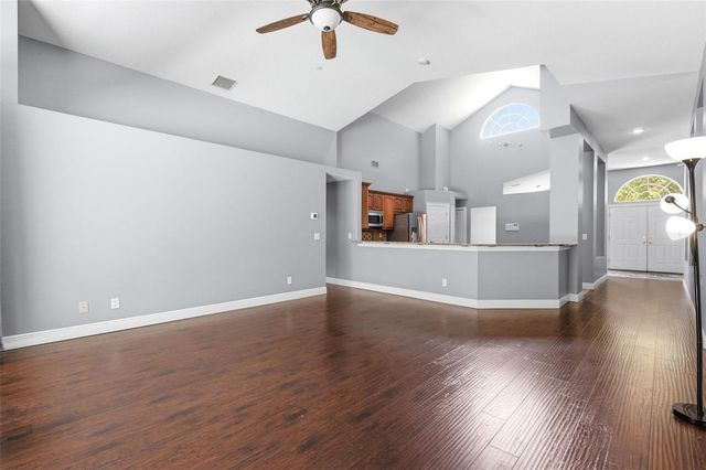 8102 KENDELWICK COURT, Tampa, FL 33647