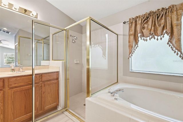 8102 KENDELWICK COURT, Tampa, FL 33647