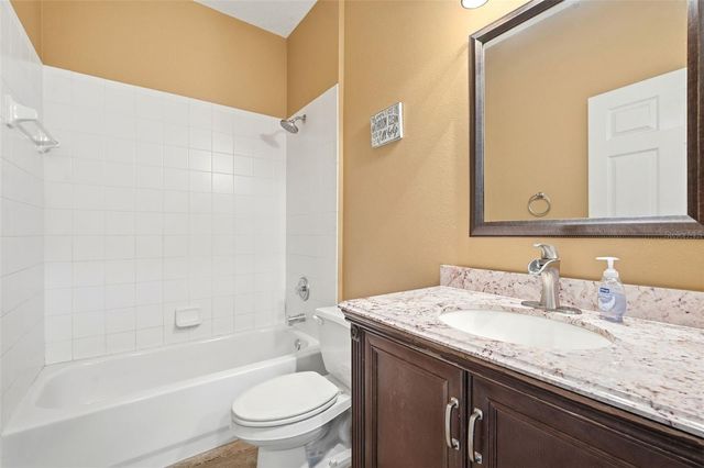 8102 KENDELWICK COURT, Tampa, FL 33647