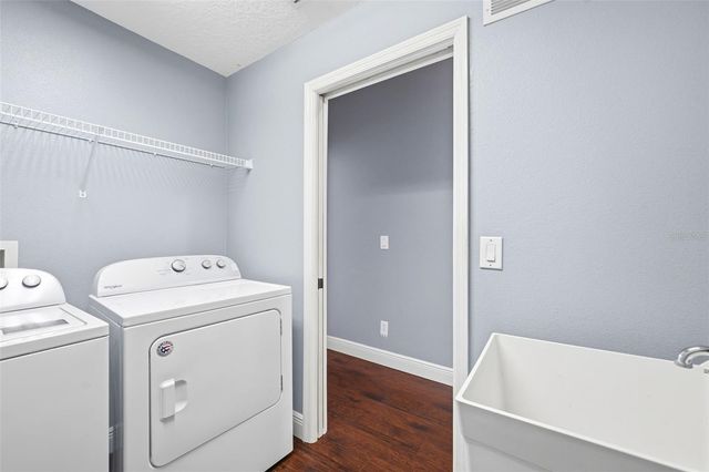 8102 KENDELWICK COURT, Tampa, FL 33647