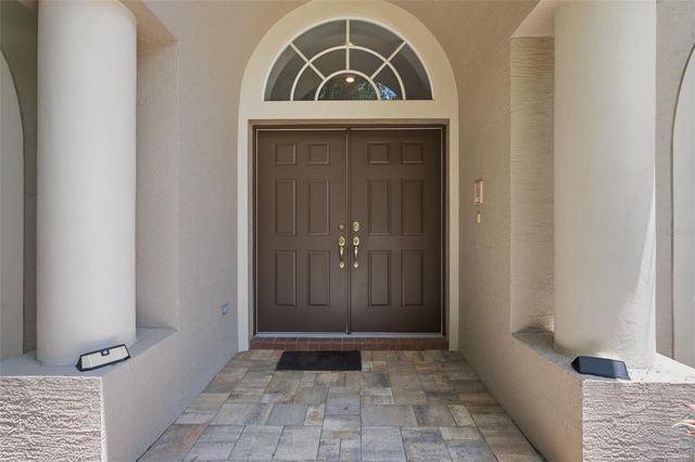 8102 KENDELWICK COURT, Tampa, FL 33647