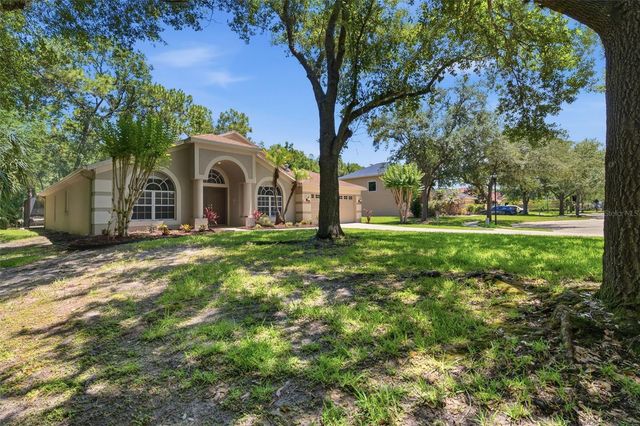 8102 KENDELWICK COURT, Tampa, FL 33647
