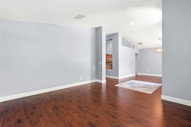 8102 KENDELWICK COURT, Tampa, FL 33647