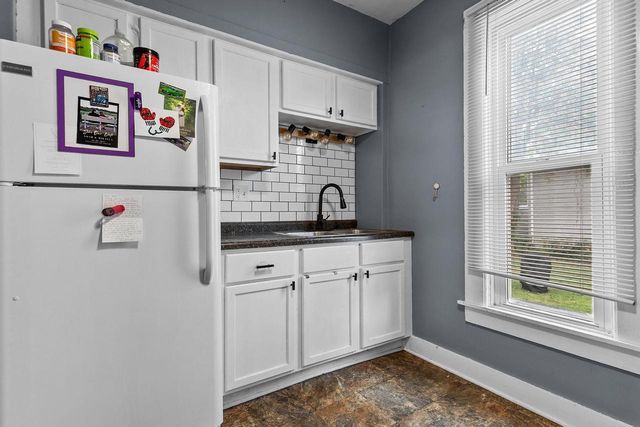 312 W MELVIN AVENUE, Oshkosh, WI 54901