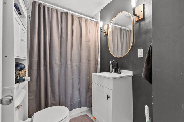 312 W MELVIN AVENUE, Oshkosh, WI 54901