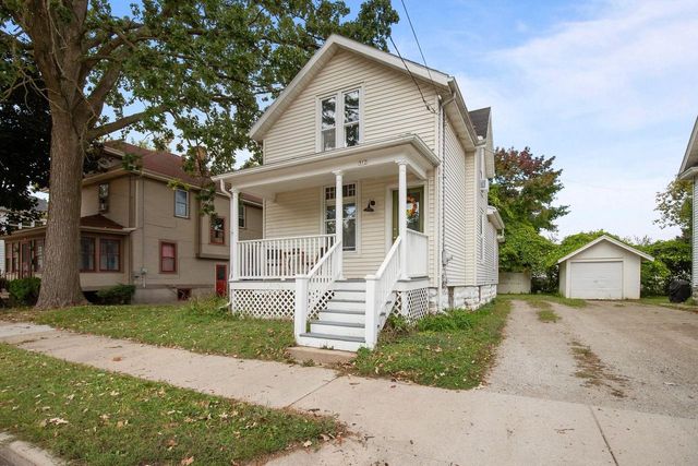 312 W MELVIN AVENUE, Oshkosh, WI 54901