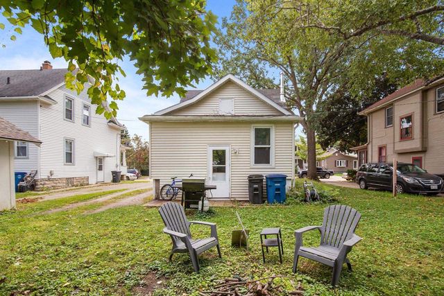 312 W MELVIN AVENUE, Oshkosh, WI 54901