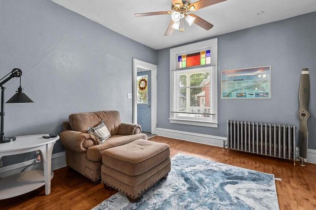 312 W MELVIN AVENUE, Oshkosh, WI 54901