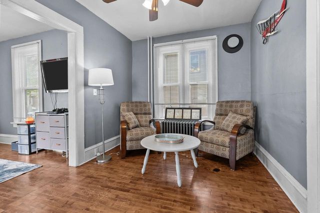 312 W MELVIN AVENUE, Oshkosh, WI 54901