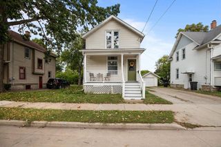 312 W MELVIN AVENUE, Oshkosh, WI 54901
