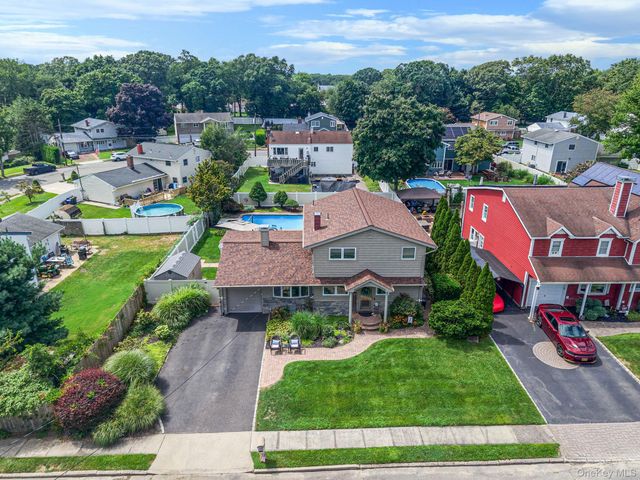 18 Bragg Drive, Lake Grove, NY 11755