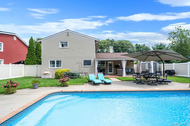 18 Bragg Drive, Lake Grove, NY 11755