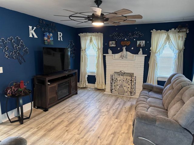 600 S Main, Greer, SC 29651