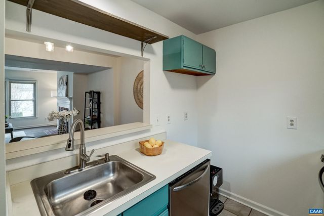 1594 GARDEN CT, Charlottesville, VA 22901