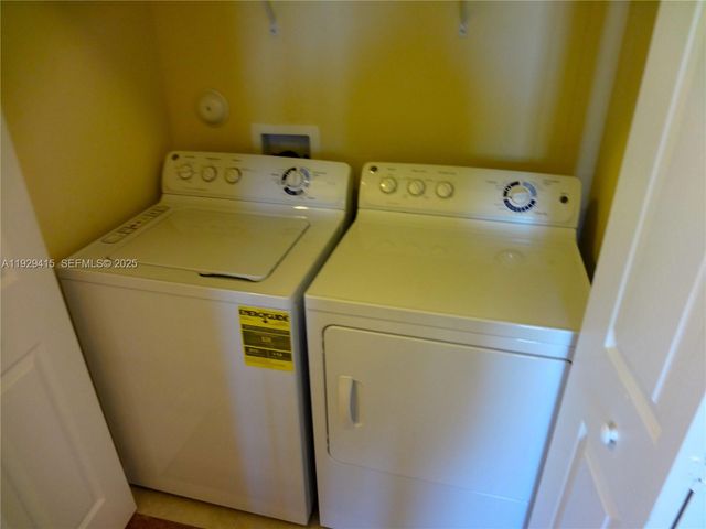 11756 SW 238th St, Miami, FL 33032