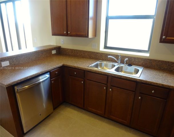 11756 SW 238th St, Miami, FL 33032