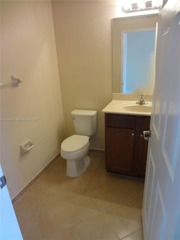 11756 SW 238th St, Miami, FL 33032