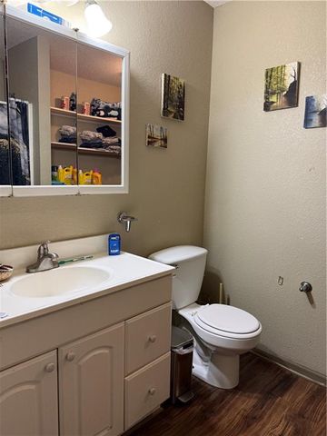 11501 E 24th Street S, Independence, MO 64052