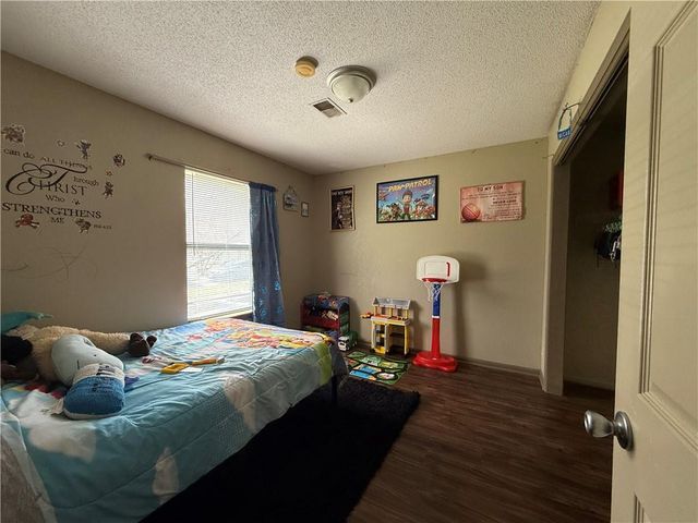 11501 E 24th Street S, Independence, MO 64052