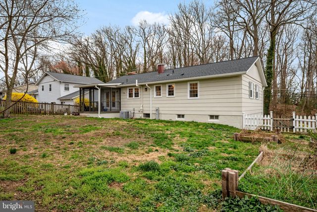 903 OLD COUNTY RD, Severna Park, MD 21146