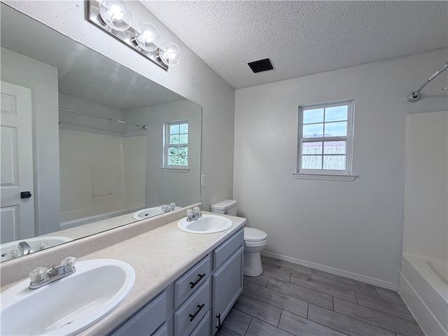 423 Crystal Street, Lowell, AR 72745