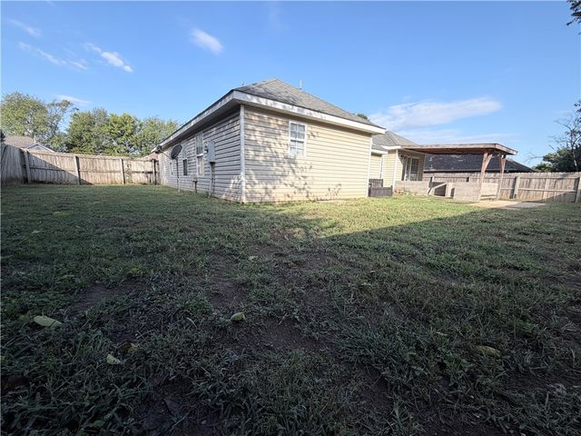 423 Crystal Street, Lowell, AR 72745