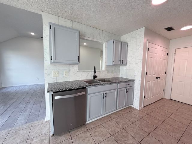 423 Crystal Street, Lowell, AR 72745