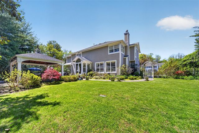 2 Tappanwood Drive, Locust Valley, NY 11560