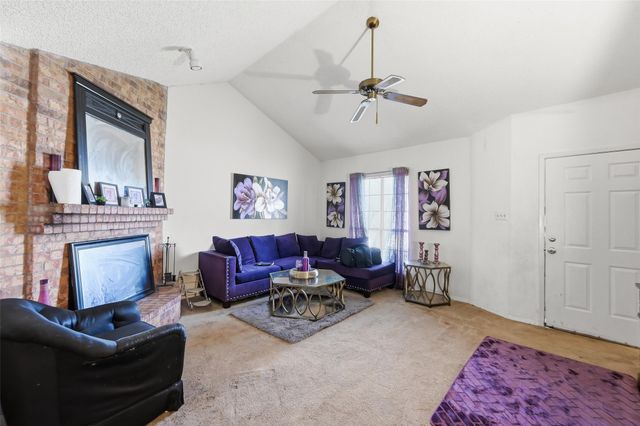 414 Amber Lane, Desoto, TX 75115