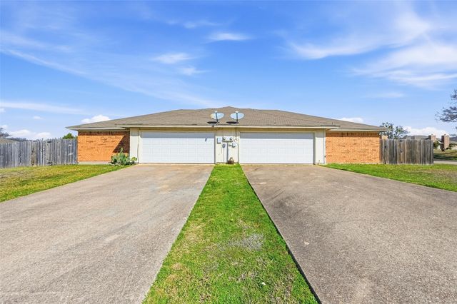 414 Amber Lane, Desoto, TX 75115