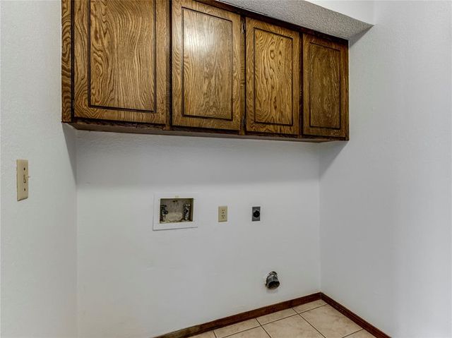 1326 Alviola Avenue, Midwest City, OK 73110