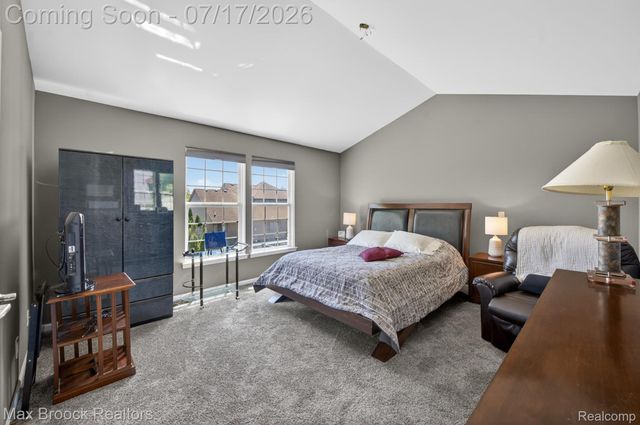 15034 Oak Knoll Court, Sterling Heights, MI 48312